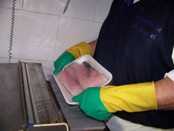 Servicio de limpieza y envasado del pescado